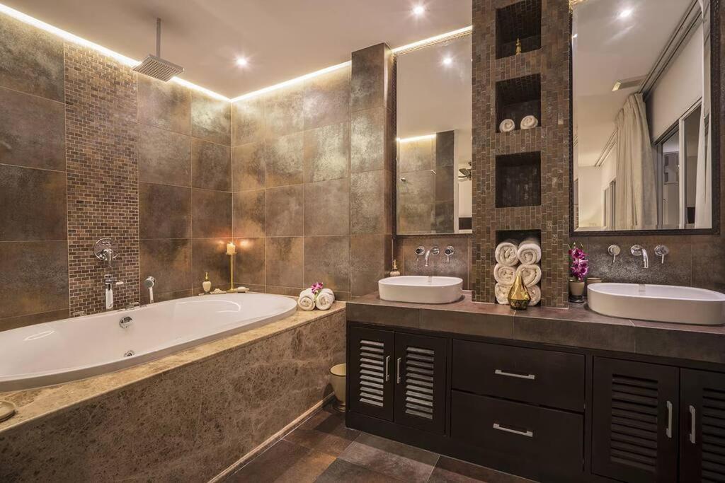Villa Nirvana - Beachfront Tropical Chic 4Br Haven In Cape Panwa, Phuket Ban Ao Makham Bagian luar foto